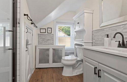 Spacious Home King Beds Gym Deck Games Parking AC - Foto 24