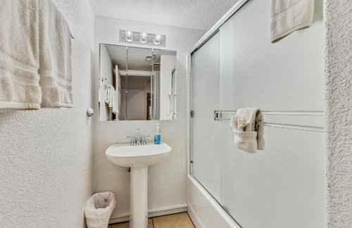 ACE - A Hole in One Right on the Golf Course Hot Tub Mt Views Pines - Foto 40