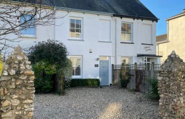 Wren House - Photo 1