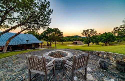 Impressive Modern Cabin with Beautiful Interior and Exterior in Ingram, Texas - Foto 45