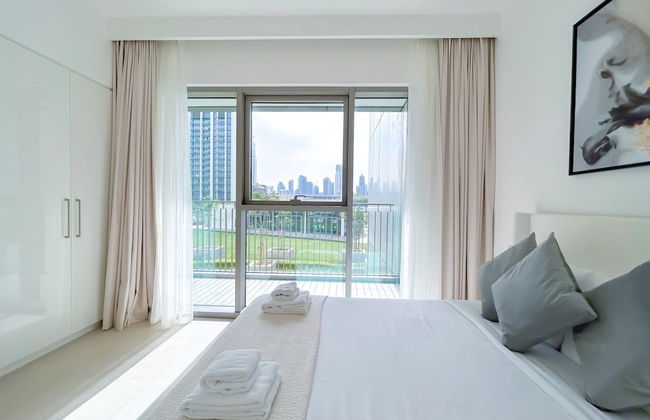 Stunning 2B in Downtown Views Burj Khalifa View - Photo 2