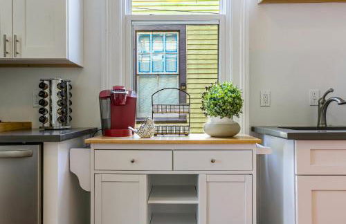 Private 2BR in Uptown by Hosteeva - Foto 10