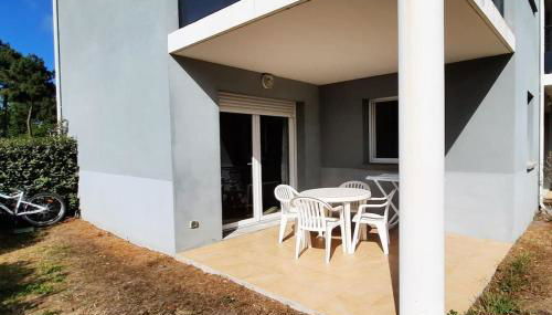 Chez Ced et Laeti, Appartement privé avec jardin et terrasse dans résidence l'estuaire muni d'une piscine couverte et aire de jeu, Linge de lit et de salle d'eau ainsi que télé, compris dans le tarif Profitez à fond de notre belle région - Foto 5, Garden