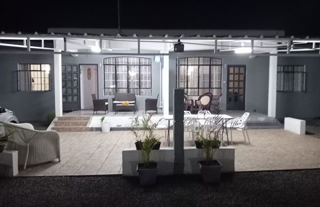 Villa Bella is 5 Mins From the Beach With Amazing Garden Overlooking the Pool - Foto 26