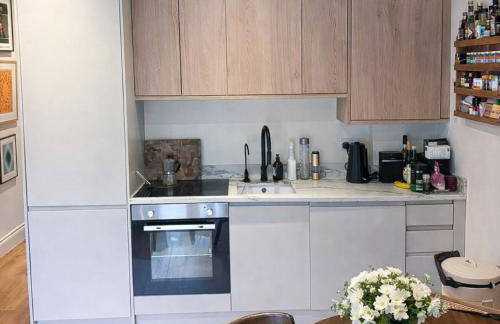 Promo Rate - Queens Park Apt with Garden near Notting Hill & Little Venice by Staylio - Foto 9