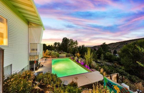 Epic Hillside Retreat Htd Pool HotTub Golf 4400sf - Foto 36