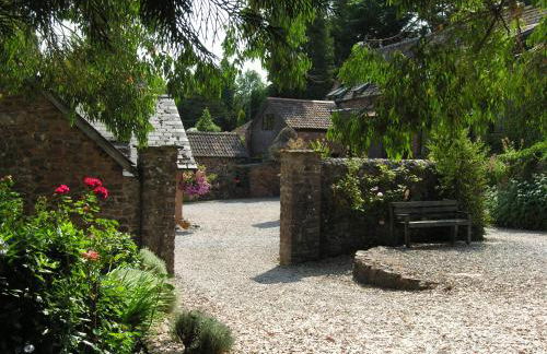 Duddings Country Cottages - Photo 10