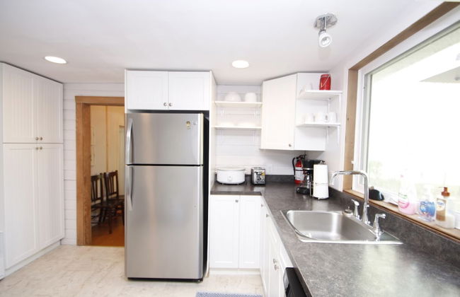 Lakefront Cottage in Manitou Beach - Photo 17