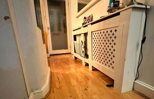 House - Sleeps 4 - Garden - Pets Ok - Parking - Photo 13