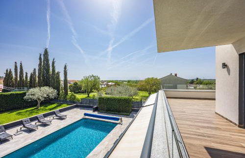 Villa Ula in Pula with heated pool, sauna & private tennis court - Photo 27