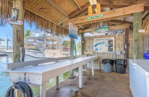 Aruba - Downtown Waterfront 2x2 Dock & Pool Pet-Friendly - Photo 27