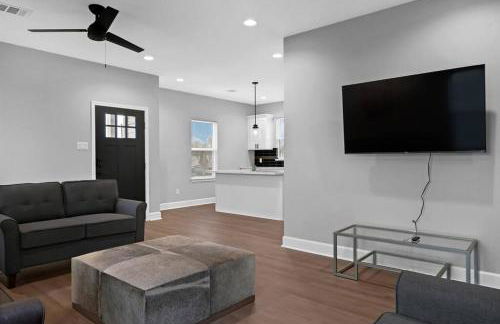 Sleeps 7 Newly Built 10 min from All major attractions - Foto 3