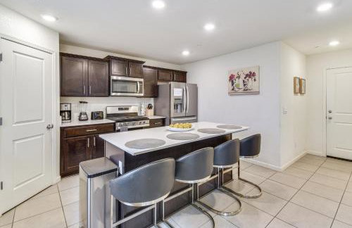 Pool Table and Patio! Spacious Merced Getaway - Foto 11