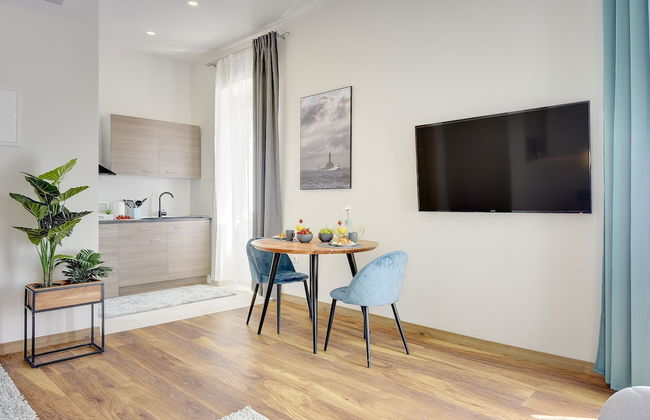 D&A Central Luxury Apartments - Photo 16