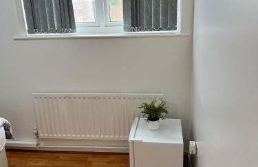 Luxury 4 Bed 3 bath 6 mins from City Renter - Foto 18