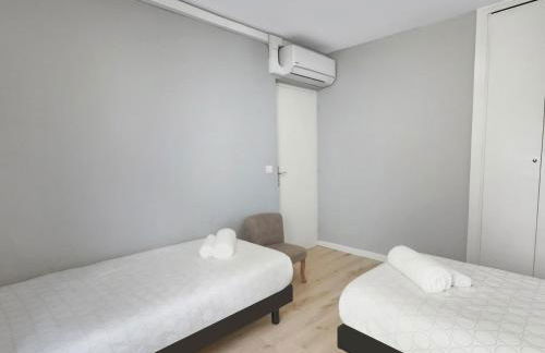 T3 Moderne, spacieux & climatisé - Parking Privé - Foto 40