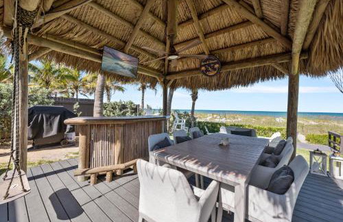 Oceanfront Cocoa Beach Vacation Home Private Beach, Tiki Bar & Family Fun - Foto 1