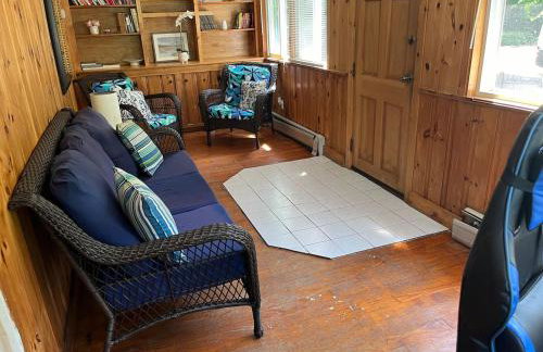 Nothing Fancy Older Pet Friendly Home near I 95 - Foto 36