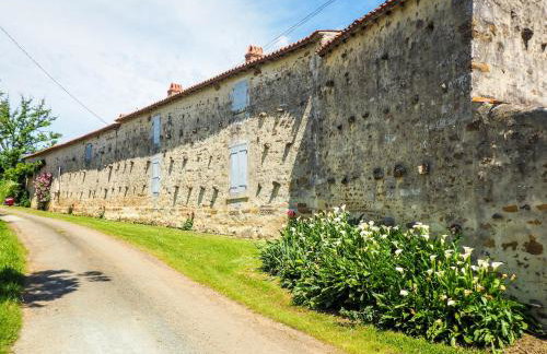 Holiday Home in Saint-laurent-de-la-salle With Pool - Foto 110