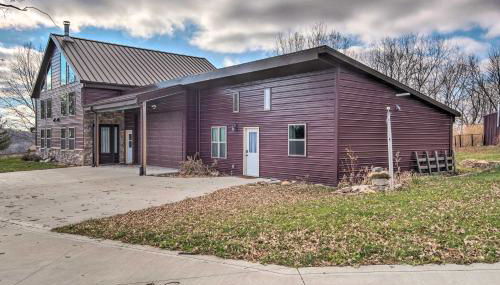 St Charles Hilltop Mansion with Mod Interior! - Foto 2