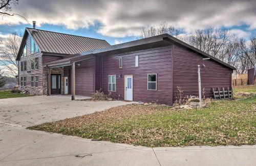 St Charles Hilltop Mansion with Mod Interior! - Foto 2