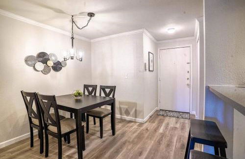 Condo with king bed, walk to Microsoft & park - Foto 7