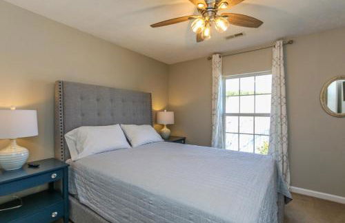 House #04 - Happy Camper-(No Pets) -Private Pier - Photo 16