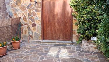 Pequeño adosado de montaña con terraza - Foto 1