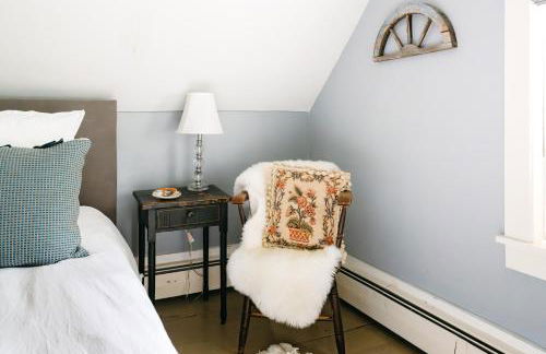 1850s Maine Farmhouse featured in Condé Nast Traveler with 11 Acres Near Water - Foto 48