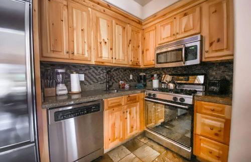 2 BR Condominium - Luxury Skiin and out (rare to find) - Foto 45