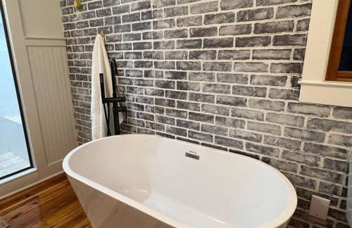 Golden Acres Ranch Hot Tub+Gameroom+Creek & wifi - Foto 24