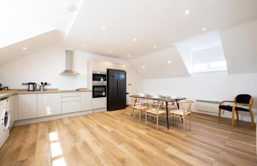 Stanway Apartments- Free Parking & Close To Tram Stop - Photo 48