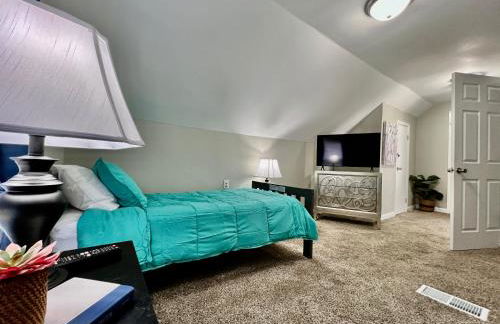 Charming 4BR Home in Liberty Township w Large Deck - Foto 10