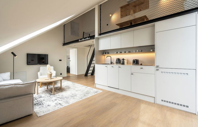 HONEST Karlín - Foto 24