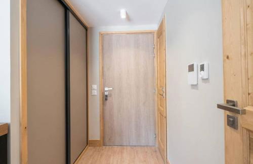 Charmette 2 pièces avec parking, terrasse et casier à skis - FR-1-291-860 - Photo 13