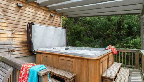 The Castle Rock Estate by Avantstay Steps From Arch Cape Beach w/ Hot Tub & Sauna - Photo 5, Other