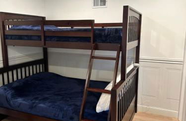 The Most Desired Summer Retreat with Private Pool Just 5 Minutes from the Beach - Foto 53