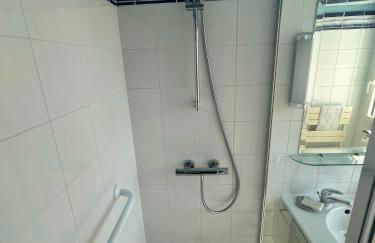 Seafront flat with indoor pool with stunning views - Foto 10