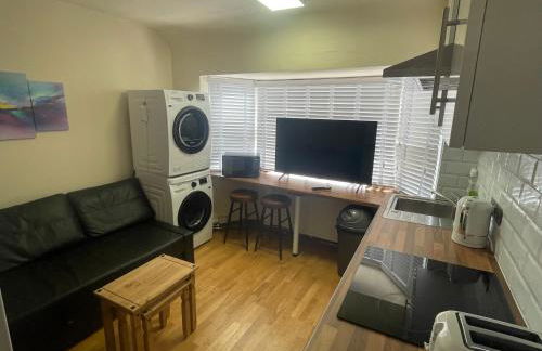 2 Bed Flat near Heathrow Airport & Elizabeth Line - Foto 5