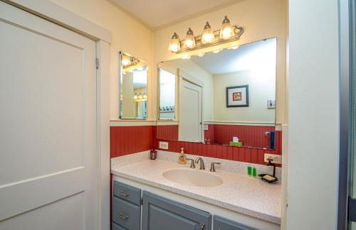 Whispering Waters Farmhouse and Wedding Barn - Foto 36