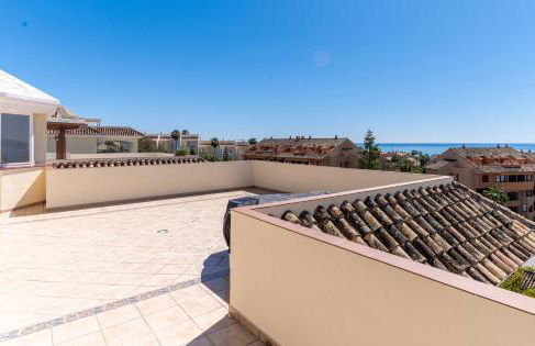 Fantástico Ático Dúplex en Marbella, con vistas al mar y a 300 metros de la playa - Photo 31