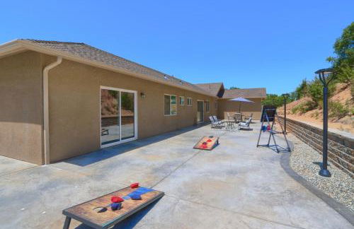 Yosemite Hilltop Gated Villa near Oakhurst, Bass Lake and Mariposa w EVCharger Hottub Grill and Awesome Views! - Foto 10