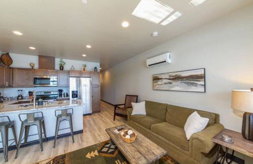 Wonderful Triplex Unit With Spectacular Lake View! - Foto 17