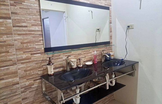 The House of Praise 5Bd - Foto 8