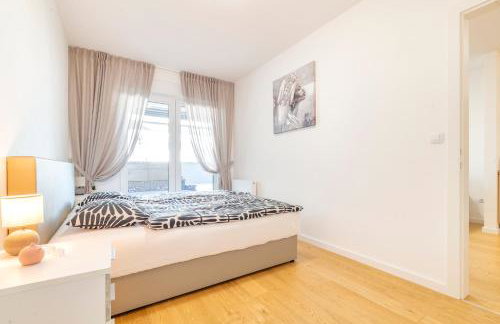 LILY apartment - Flexible SelfCheckins 48- Luxury- Extra big terrace with jacuzzi - Foto 9