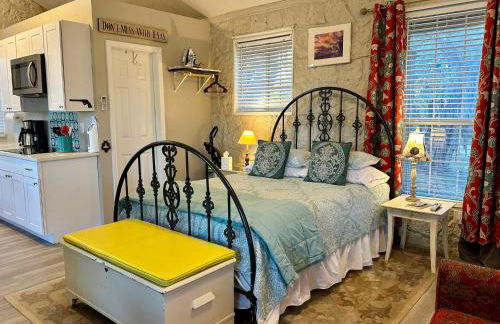 Hilltop Cottage, Historic Silver Spur Dance Hall - Foto 9