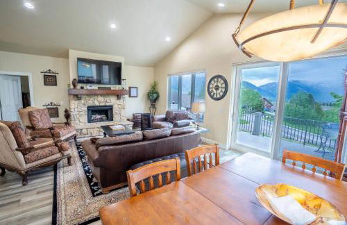 Spacious Eden Getaway w Hot Tub - Foto 7