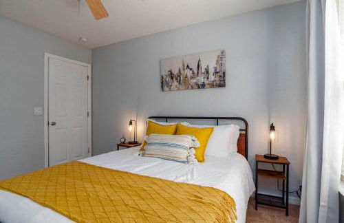 Modern DT Home-King size Bed-Patios-Long Stays-WiFi - Foto 24