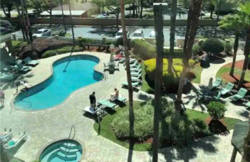 Cozy Condo near Disney World with Shuttle to parks - Foto 1