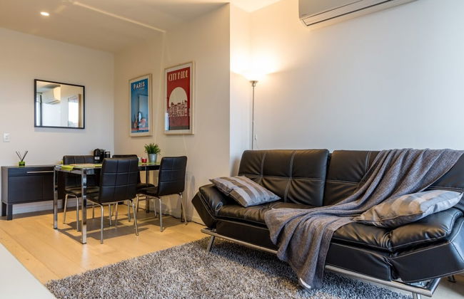 Modern 1 Bedroom in Tranquil Parklands - Photo 8